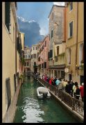 Венеция. Мостовая и тротуар 