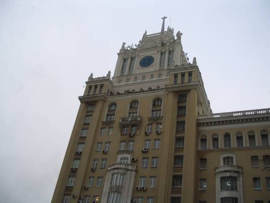 Facade de l'hotel Pekine (place de Mayakovski)