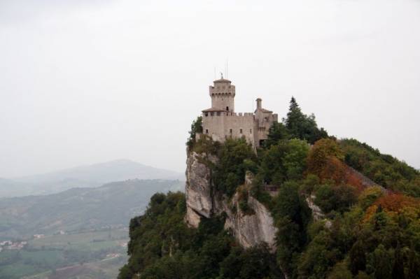 ���-������