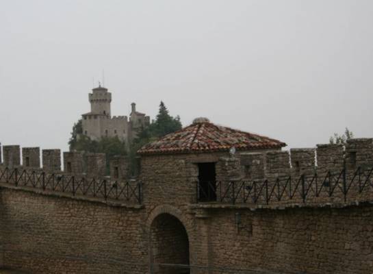 ���-������