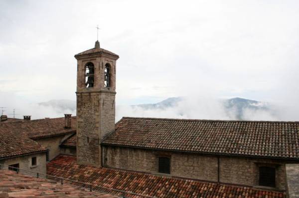 ���-������