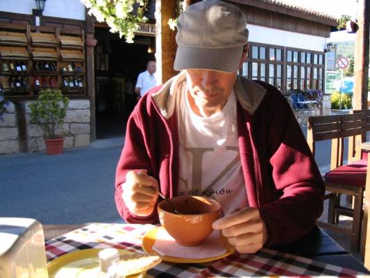 Albena-Bulgaria. Tavernassa symss. Merenrannalla.