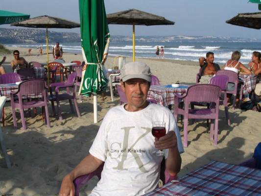Albena-Bulgaria. Bulgarialainen punainen viini 'Kadarka'.