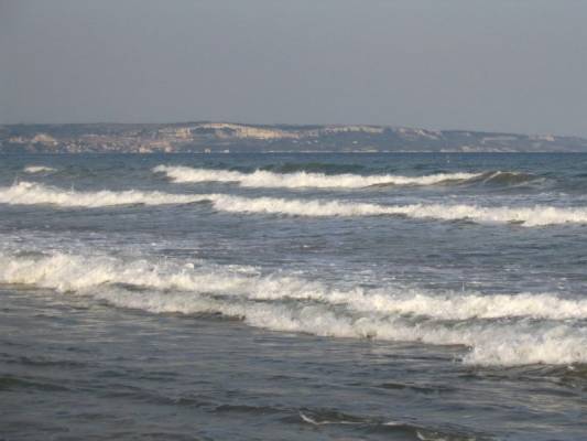 Albena-Bulgaria. Meri on illalla. Kaliakranniemi.