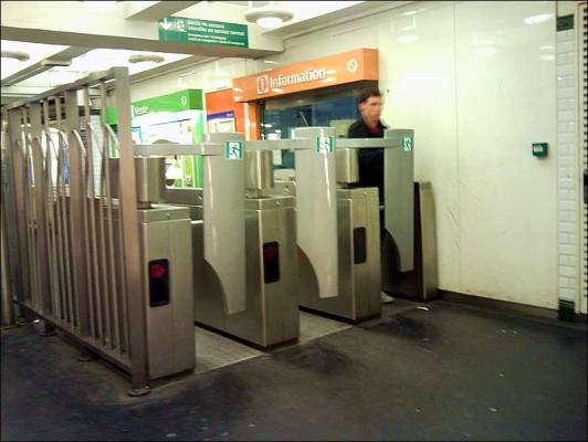 metro  in Paris #12