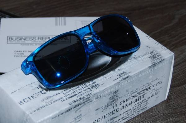 Oakley Holbrook (High copy)